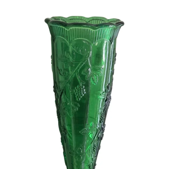 Vintage Emerald Green Glass Wall Pocket Vase - Picture 3 of 4